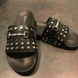 NIB Report Gamila Sandal w/silver studs Size 9